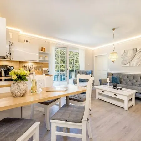 View 2 Nyaraló Zingst